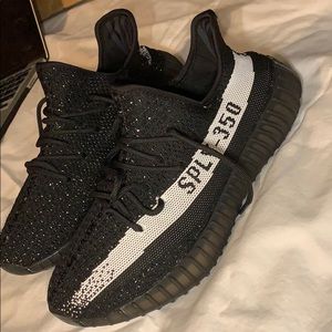 Adidas Yeezy Boost 350 V2 Core Black White